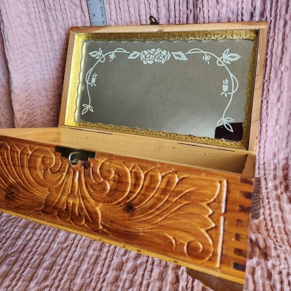 Vintage Handmade Carved Wood Vanity Cedar Wood Box w/ Painted Dome Lid & Mirror - Picture 11 of 15